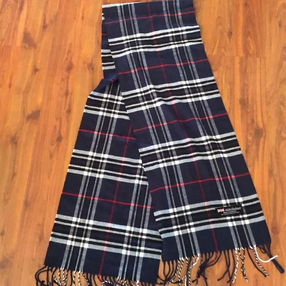 100% cashmere Blue plaid scarf made in Scotland